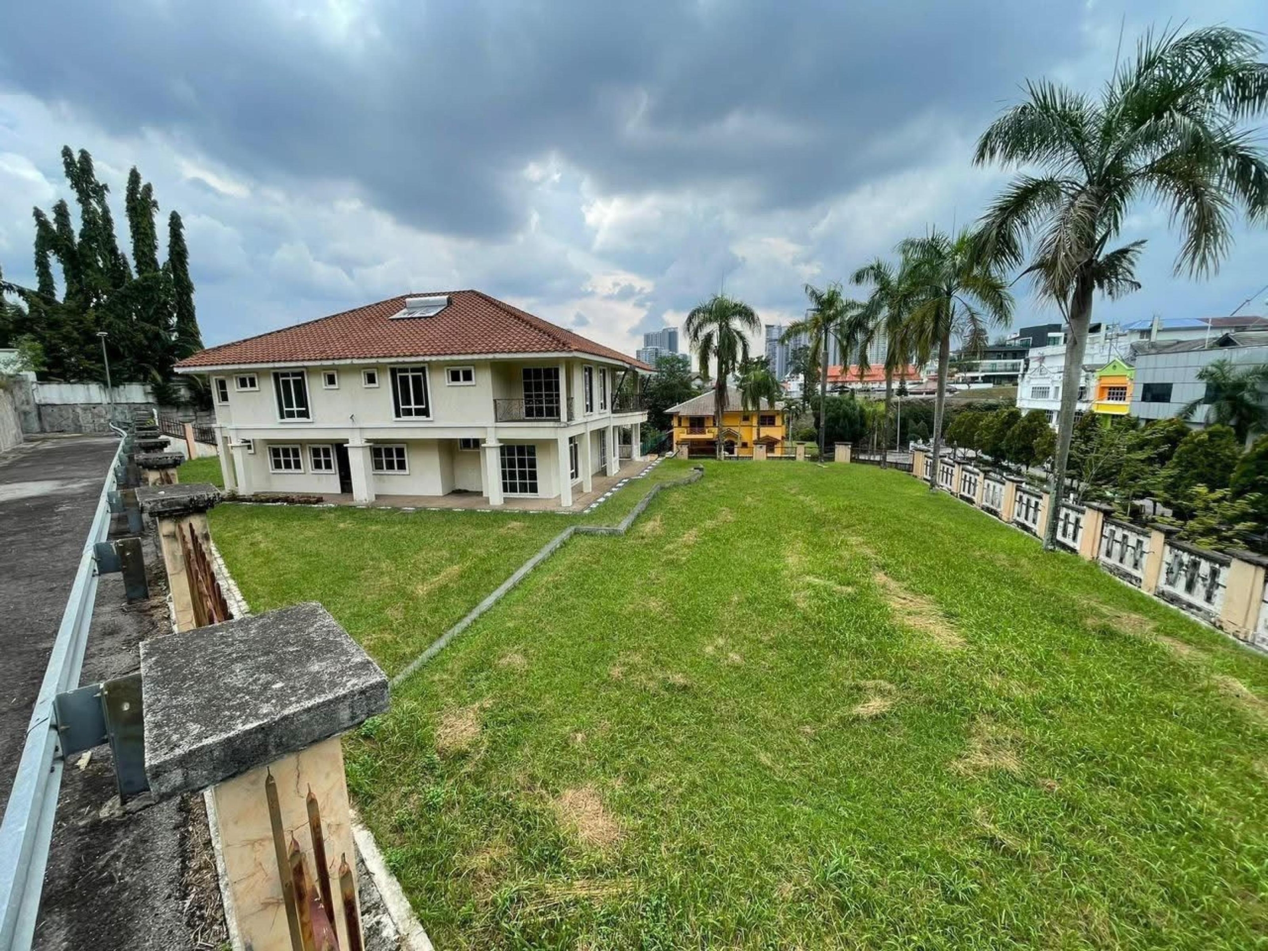 list-115419-04-68fdd76771a364.65645902 Freehold 2.5 Storey Bungalow Taman Setiawangsa (Below Value 10%)