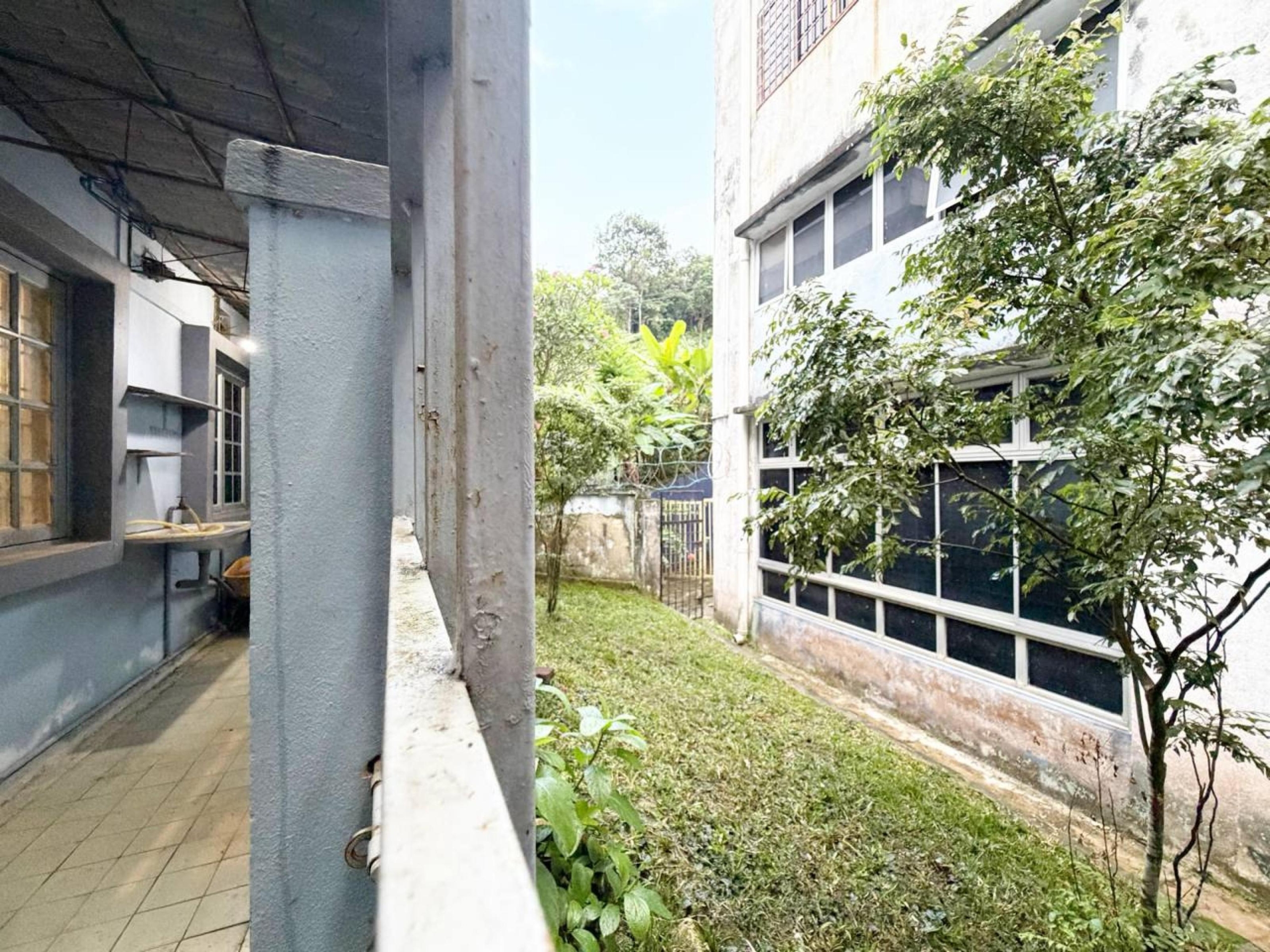 list-137533-15-6a293ac02b9a60.36845154 Gated & Guarded 2 Storey Terrace, Taman Bukit Setiawangsa, KL