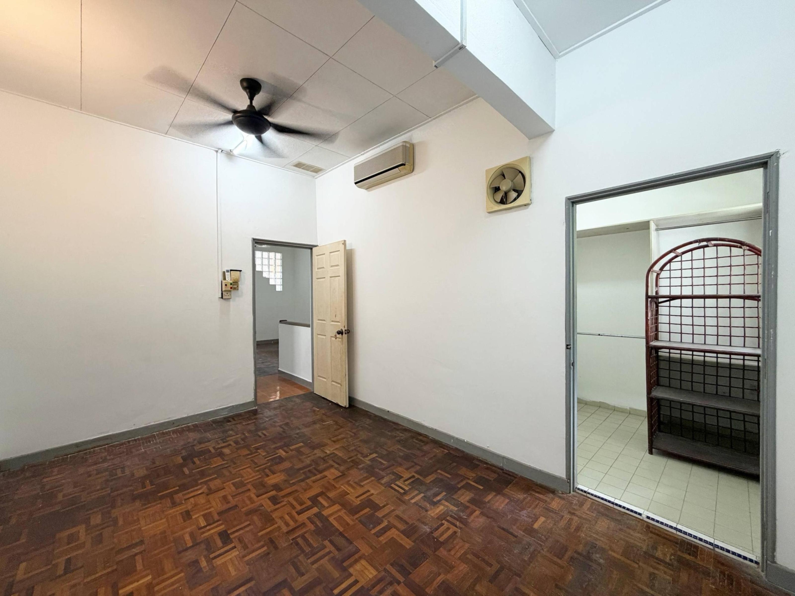 list-137533-25-6a293ac02b9b60.41193178 Gated & Guarded 2 Storey Terrace, Taman Bukit Setiawangsa, KL